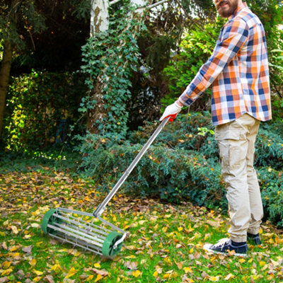 Outsunny Green Garden Rolling Lawn Aerator Heavy Duty Steel Grass Roller W/ Adjustable Handle - Image 9