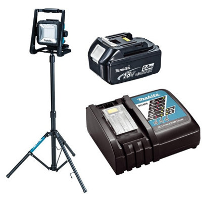 Makita Dml805 18V 110V Lxt Led Work Light Site Light + Tripod + 5Ah Battery from B&Q