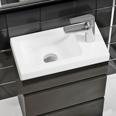 Limoge 7112 Ceramic 40Cm X 22Cm Thick-Edge Slabtop Basin from B&Q