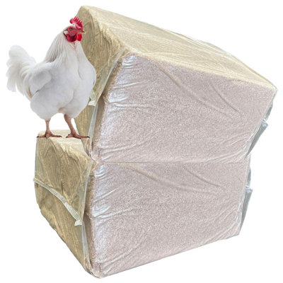Storm Trading Group 15Kg Large Bag Of Poultry Bale Mix Softwood For ChickensTurkeyGoose & Duck from B&Q