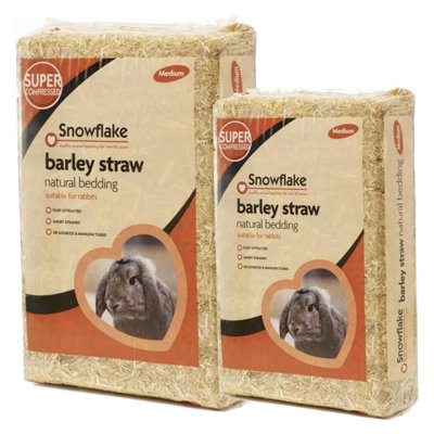 Storm Trading Group 3Kg (2 Bags) Soft Flake Barley Straw Medium Animal Bedding For Rabbit & Tortoise from B&Q