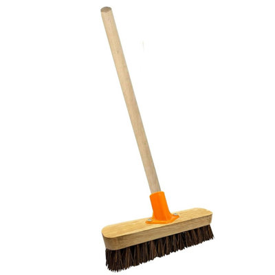 Pluto Packaging 1 X 12" Traditional Bassine Wooden Indoor Outdoor GarageWarehouseYard Sweeping Brush With Handle & Support Bracket from B&Q