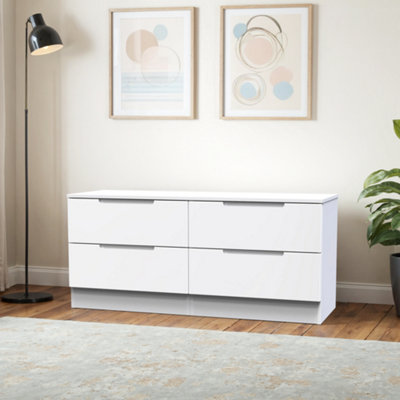 Messina Ready Assembled Matt White No Effect 4 Drawer Wide Chest (H)495mm (W)1100mm (D)390mm from B&Q
