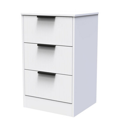 B&Q Nashville Ready Assembled 3 Drawer Wide Bedside Chest (H)726Mm (W)450Mm (D)395Mm White
