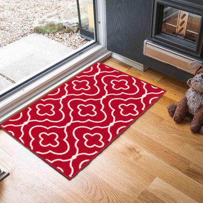 Machine Washable Quatrefoil Design Anti Slip Doormats Red 80X150 Cm from B&Q