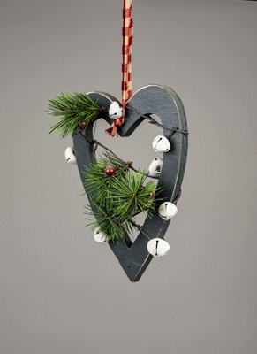 B&Q -  Wooden Hanging Decoration Heart Shape Green 23X1.2X30 Cm