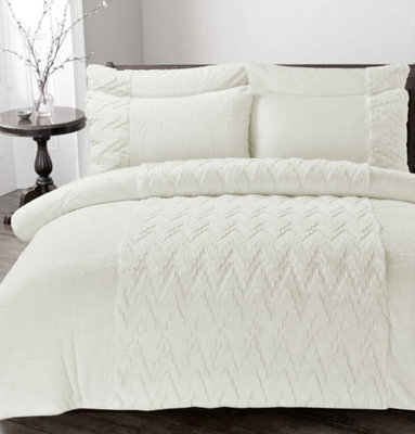 Homes & Linen Amari Teddy Fleece Cream Duvet Cover Set With Pillowcases Ultra Soft Plush Cosy Bedding Set from B&Q