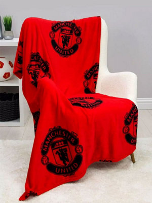 Manchester United FC Crest Fleece Blanket - Image 4