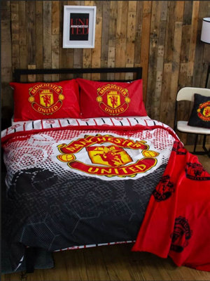 B&Q Manchester United Fc Crest Double Duvet Cover And Pillowcase Set Red/White/Grey