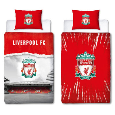 B&Q -  Walk Alone Single Polycotton Duvet Cover And Pillowcase Set
