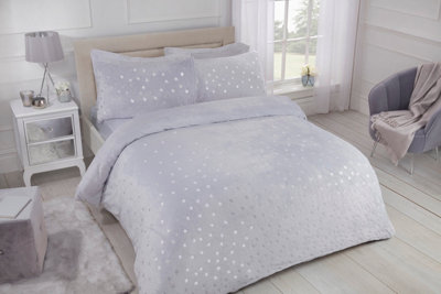 Smart Living Luxury Fleece Polka Dot Duvet Cover With Pillowcases from B&Q