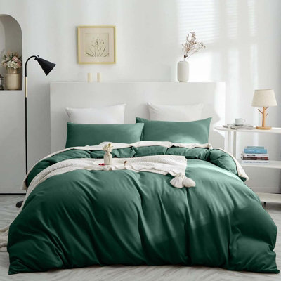 Moonlight Bedding Plain Quilt Duvet Cover & Pillowcase SetEmeraldDouble (200Cm X 200Cm) from B&Q