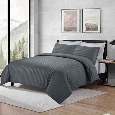B&Q -  Stripe Duvet Cover & Pillowcase Set Super King (Charcoal260X220Cm)