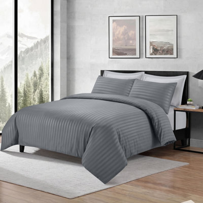 B&Q -  Stripe Duvet Cover & Pillowcase Set Super King (Grey260X220Cm)