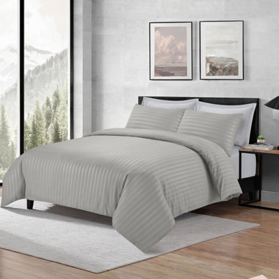 B&Q -  Stripe Duvet Cover & Pillowcase Set Single (Silver135X200Cm)