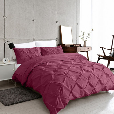 Moonlight Bedding Pinch Pleat Pintuck Quilted Duvet Cover Set With Pillowcases2 Piece Single (Burgundy135X200Cm) from B&Q