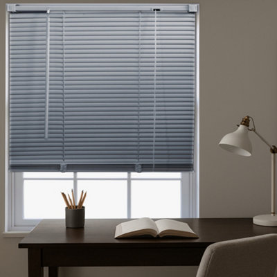 Furnished Pvc Venetian BlindsGrey 25mm Slats Trimmable Blinds For Windows And Doors  (W)150Cm (L)210Cm from B&Q