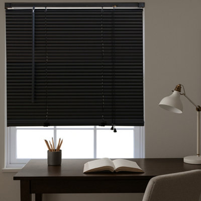 Furnished Pvc Venetian BlindsBlack 25mm Slats Trimmable Blinds For Windows And Doors  (W)110Cm (L)210Cm from B&Q