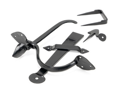 From The Anvil Black Gothic ThumblatchXl from B&Q