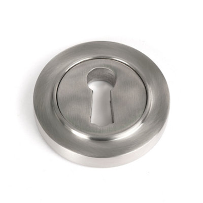 From The Anvil Satin Marine Ss (316) Round Escutcheon (Plain) from B&Q