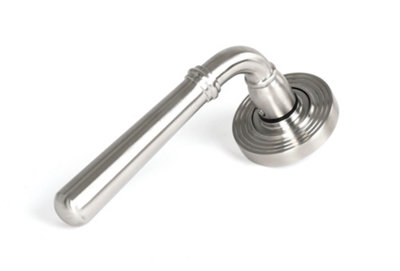 From The Anvil Satin Marine Ss (316) Newbury Lever On Rose Set (Beehive) from B&Q