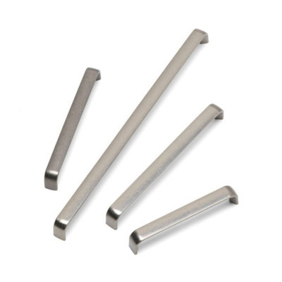 Camden Kitchen Cabinets D Handle128mm CentresPewterPack Of 2 from B&Q