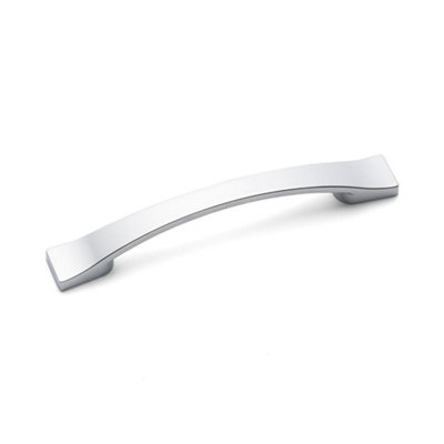 Hamilton Kitchen Cabinets Strap Handle128mm CentresChromePack Of 2 from B&Q