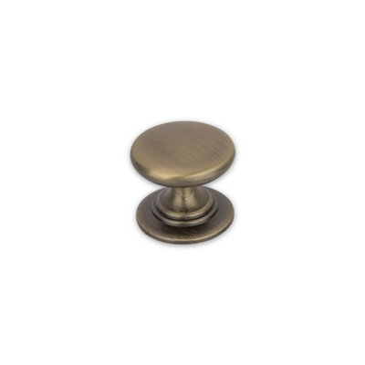 Windsor Kitchen Cabinets Round Knob32mm DiameterAntique BrassPack Of 2 from B&Q