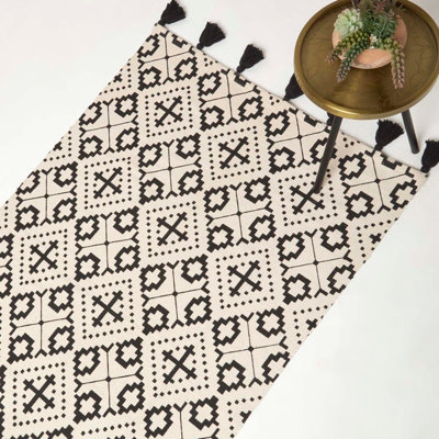 Homescapes Reva & Handwoven Cotton Geometric Rug 160 X 230 Cm Black/White