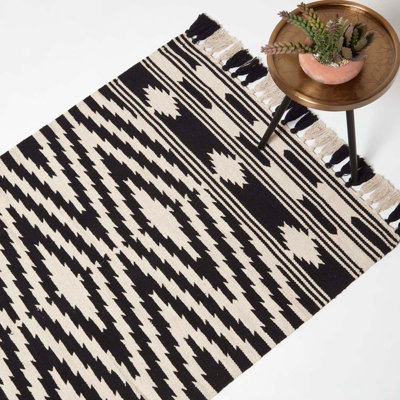 B&Q -  Dinan Black & White Kilim Cotton Rug 90 X 150 Cm