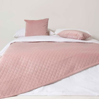 Homescapes Diamond Quilted Pink Velvet Throw from B&Q