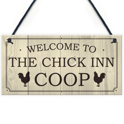 Red Ocean Welcome Chicken Coop Sign Outdoor Garden Shed Plaque Chicken Hen Gifts from B&Q