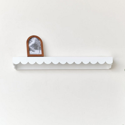 Melody Maison Extra Large White Scalloped Wall Storage Shelf90Cm from B&Q