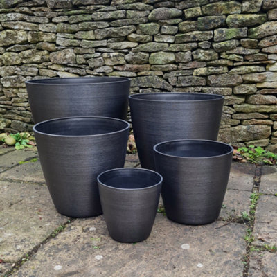 Gardening Naturally Dark Grey Plant Pot – Contemporary Brushed Grey Planter for Indoor and Outdoor Use Milan (Extra Large) - Image 3