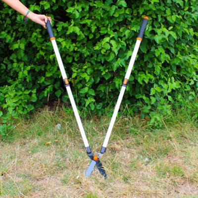 Gardening Naturally Telescopic Lawn Shears Lightweight from B&Q
