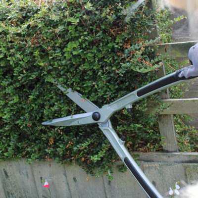 Gardening Naturally Lightweight Long Handled Hedge Shears from B&Q