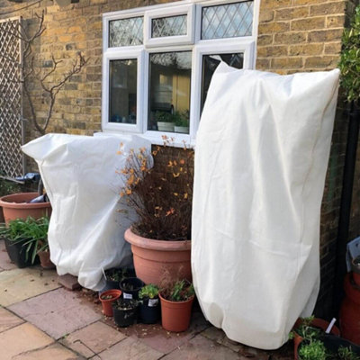 Gardening Naturally Fleece Bag White 0.8M X 1M (Pack Of 2) from B&Q