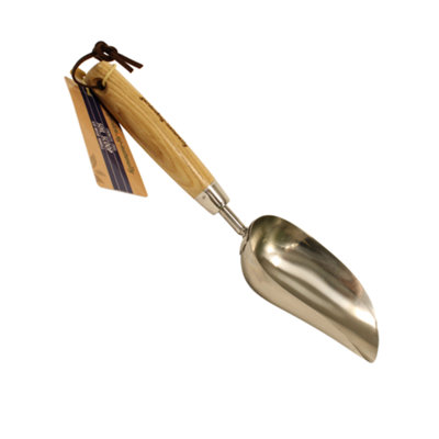 Gardening Naturally Soil Scoop For Compost Potting And Soil Transfer from B&Q