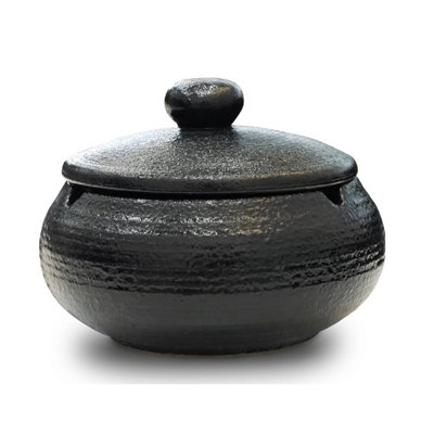 Black Ceramic Ashtray With Lid Desktop Ash Collecter For Home Indoor & Outdoor from B&Q