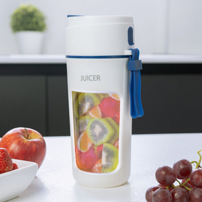 Treat Factory Portable Blender: Chic & Compact Smoothie Maker from B&Q