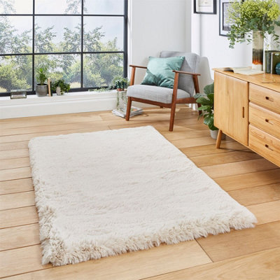 B&Q Beige Shaggy Plain Modern Easy To Clean Polyester Rug For Living Room And Bedroom-60Cm X 120Cm