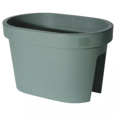 Urbn-Living TerracottaSet Of 2Oval Garden Flower Bridge Hanging Planter Pot40X26X24.5Cm from B&Q