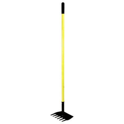 Vigil Wildfire Rakehoe For Fire Safety1.35M Fibreglass Handle from B&Q