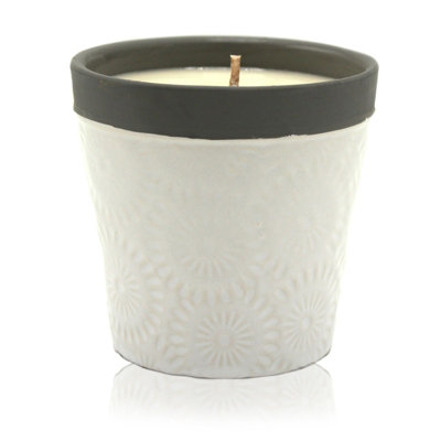 Serenityy Home Is Home Soy Candle Pot Forever Vanilla 650G45H Burn Time from B&Q
