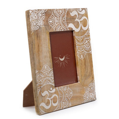 Serenityy Mango Wood Picture Frame For 10X15 Cm PhotoMandala DesignWhite26X20X2 Cm from B&Q