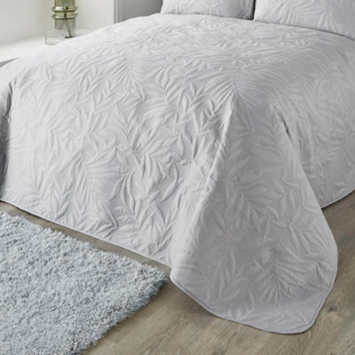 Serene Luana Floral Pinsonic Microfibre Warm And Cosy Bedspread 230Cm
