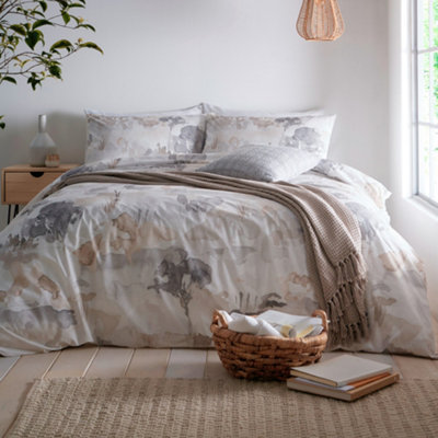 B&Q -  Edale 100% Cotton Duvet Cover Set With Contrast Piping