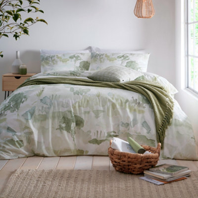 B&Q -  Edale 100% Cotton Duvet Cover Set With Contrast Piping
