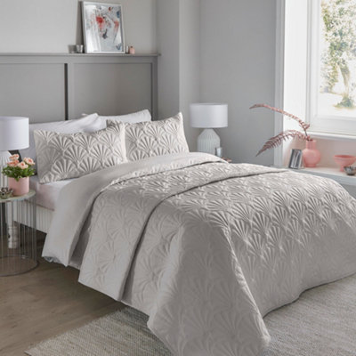 B&Q -  Cavali Pinsonic Microfibre Duvet Cover Set