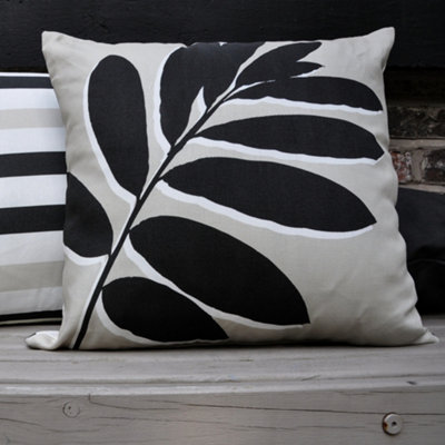 Fusion Leaf Outdoor Cushion Natural - Image 8
